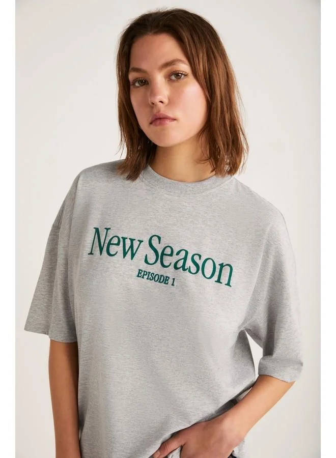 جريميلانج تيشيرت نسائي مطبوع عليه